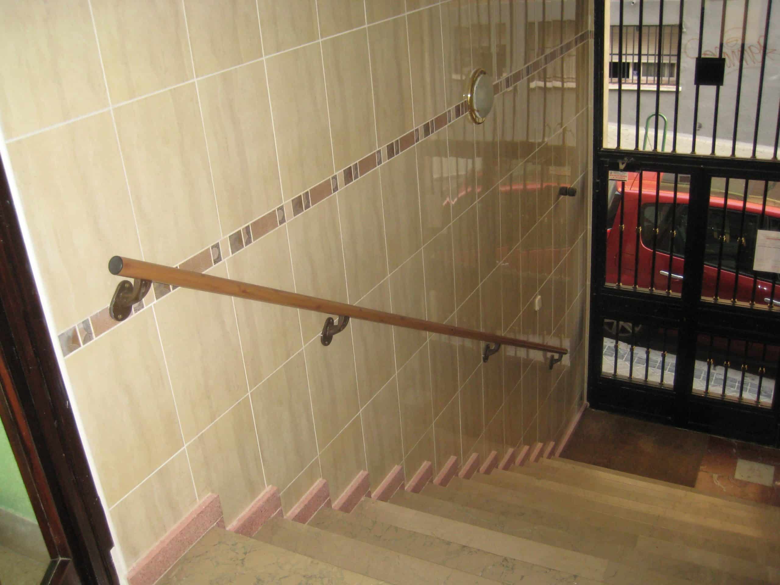 Reformas de portales y escaleras.